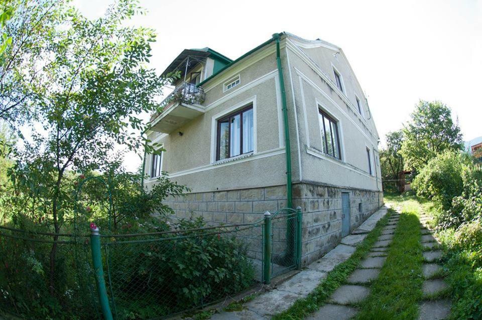 Zabava Apartman Jaremcse Kültér fotó